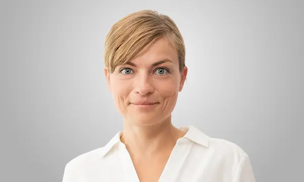 Dr. med. Janina Agoston